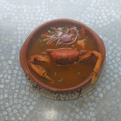 Caldo de cangrejo.